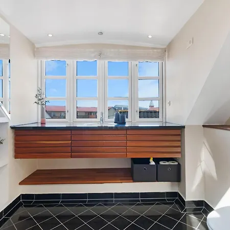 Vendelbogade 7 - A Large,