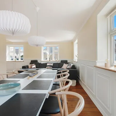 Vendelbogade 7 - A Large, Дом отдыха Лёккен