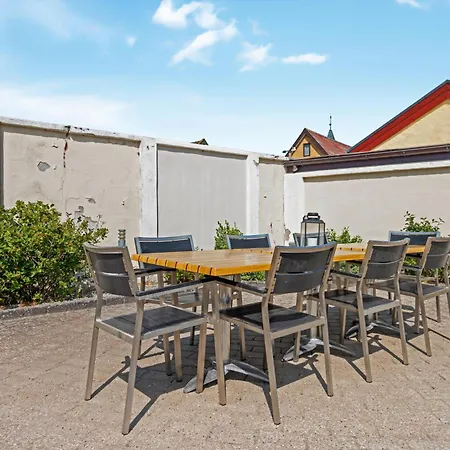 Vendelbogade 7 - A Large, *