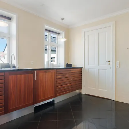 Vendelbogade 7 - A Large,