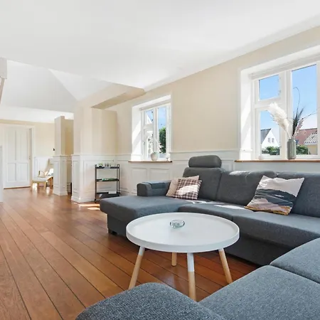 Vendelbogade 7 - A Large, *